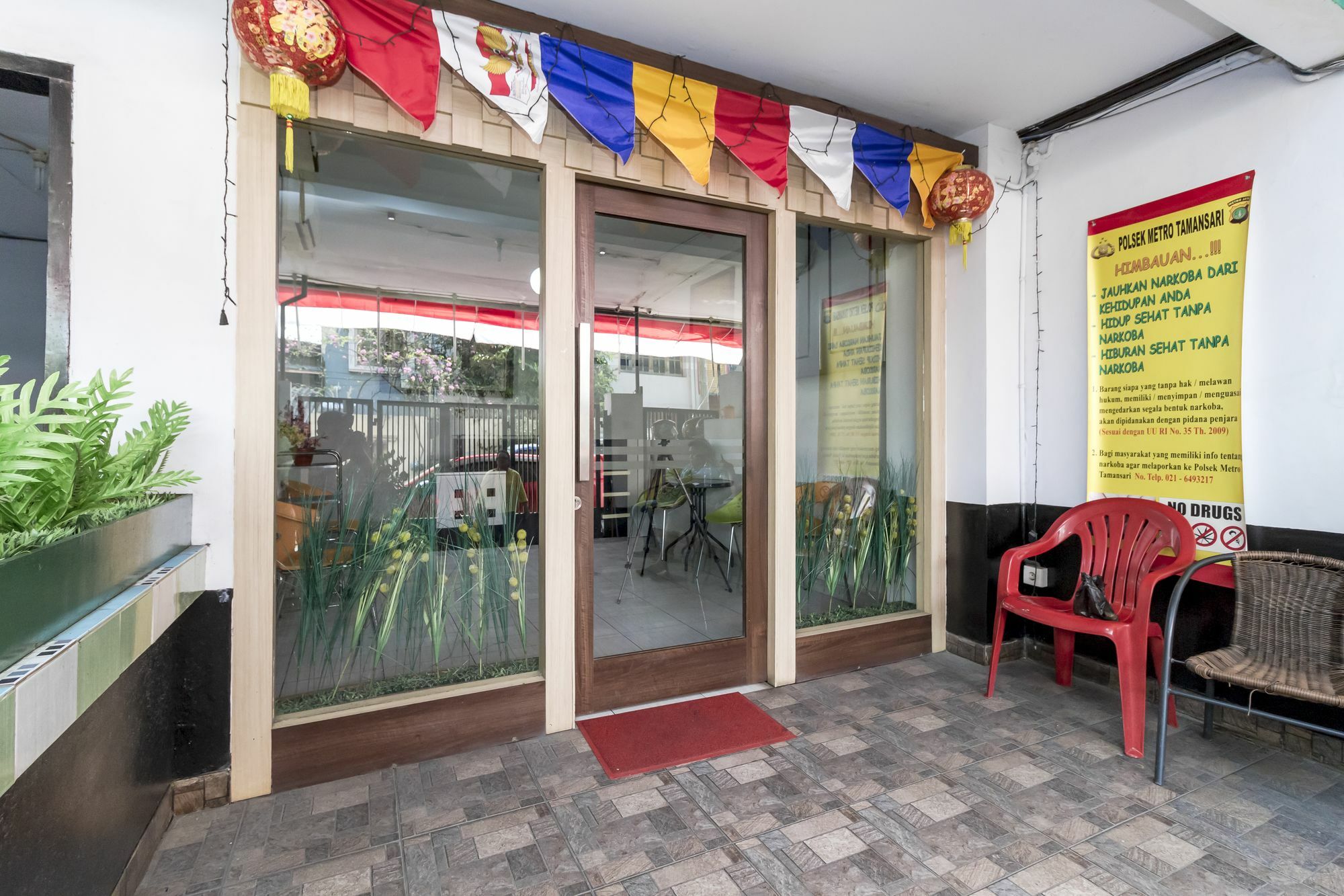 Reddoorz Near Gajah Mada Plaza 2 Hotel Jakarta Ngoại thất bức ảnh