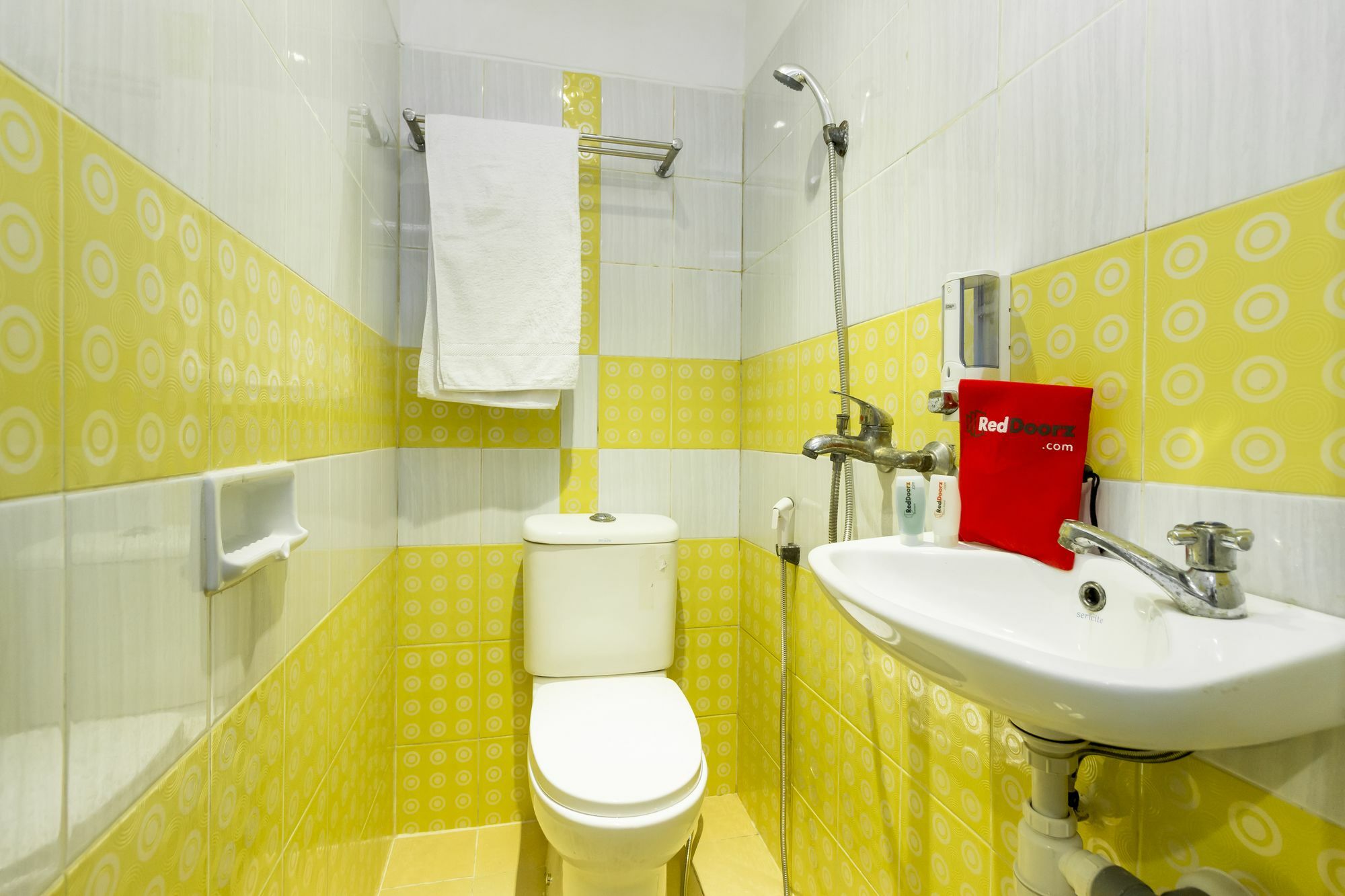 Reddoorz Near Gajah Mada Plaza 2 Hotel Jakarta Ngoại thất bức ảnh